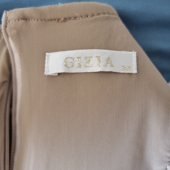 Amazing elegant dress - Picture 7 of 11